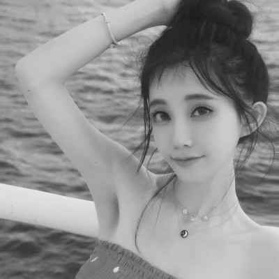 头像图片2025最火爆黑白女生