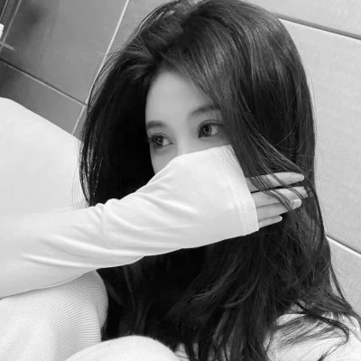 头像图片2025最火爆黑白女生