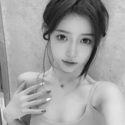 头像图片2025最火爆黑白女生