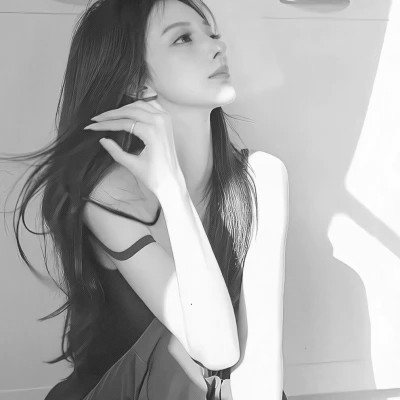 头像图片2025最火爆黑白女生