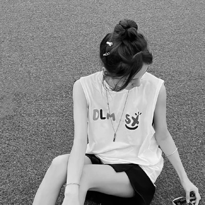 头像黑白系高清女真人