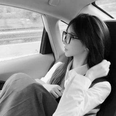 头像黑白系高清女真人