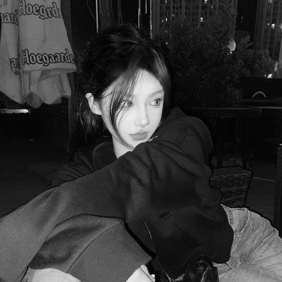 头像黑白系高清女真人