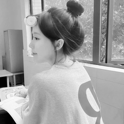 头像黑白系高清女真人