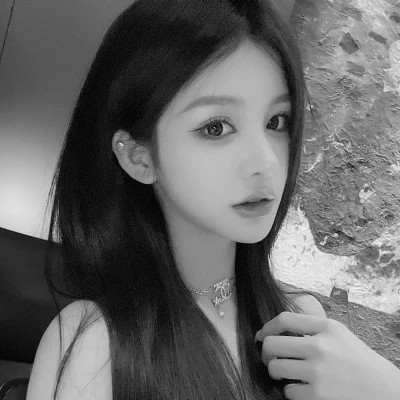 好看的黑白女生头像