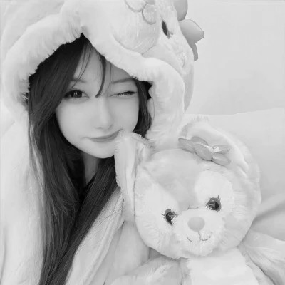 好看的黑白女生头像