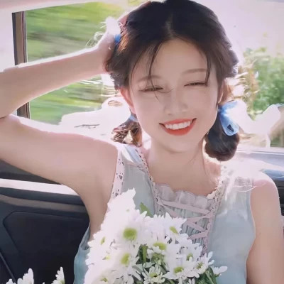 2025头像女简单干净气质