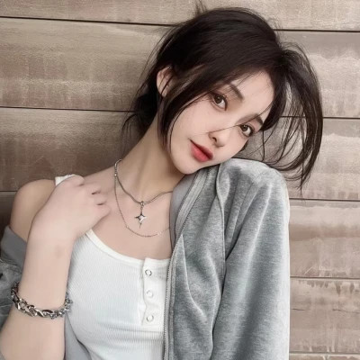 2025头像女简单干净气质