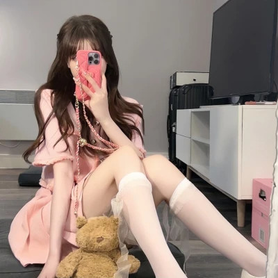 2025头像女简单干净气质