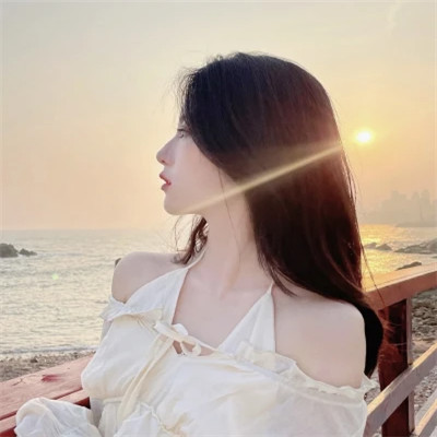 2025头像女简单干净气质