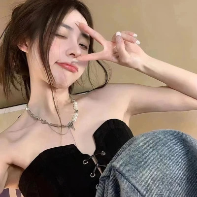 2025头像女简单干净气质