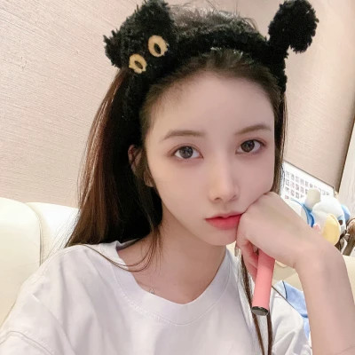 2025头像女简单干净气质