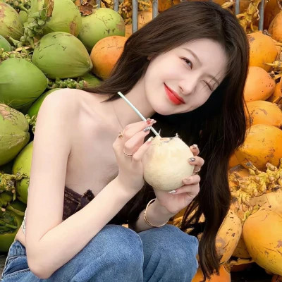2025头像女简单干净气质