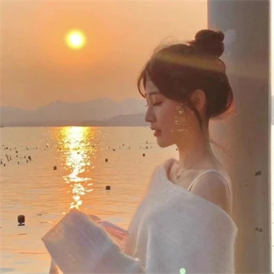 2025头像女简单干净气质