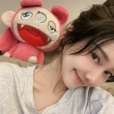 2025头像女简单干净气质