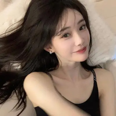 2025头像女简单干净气质