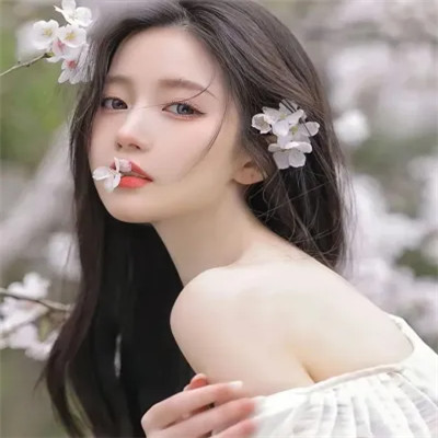 2025头像女简单干净气质