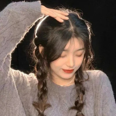 2025头像女简单干净气质