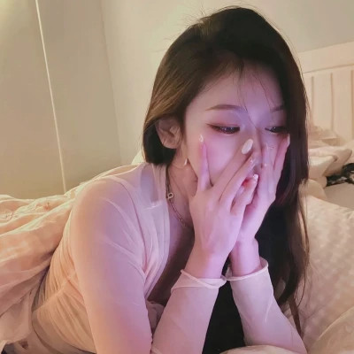 2025头像女简单干净气质