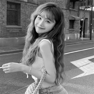 2025微信黑白女生头像高清真人