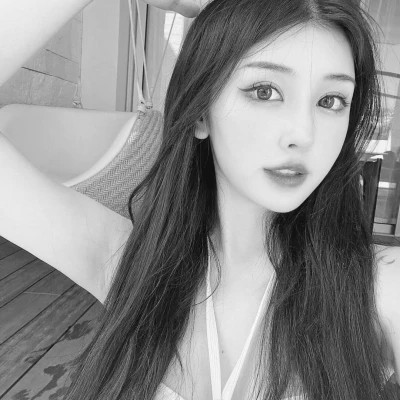 2025微信黑白女生头像高清真人