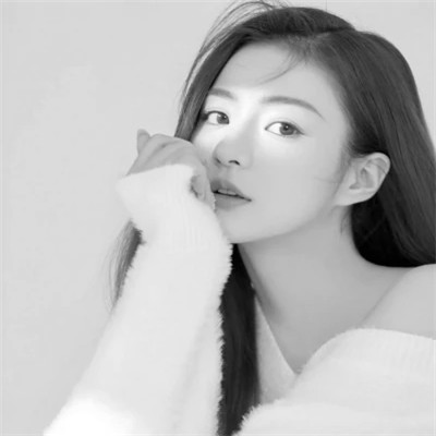 2025微信黑白女生头像高清真人