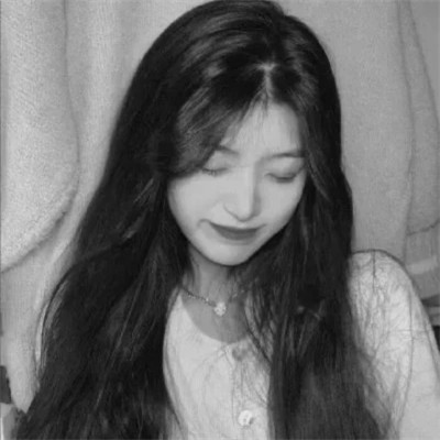 2025微信黑白女生头像高清真人