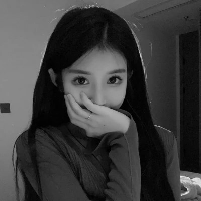 2025微信黑白女生头像高清真人