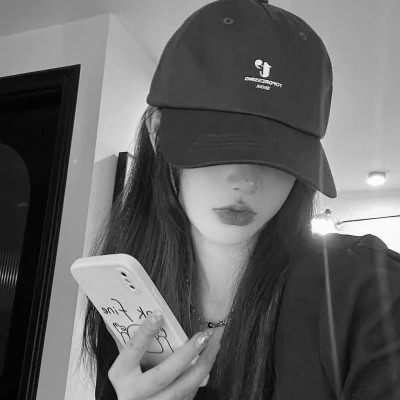 2025微信黑白女生头像高清真人