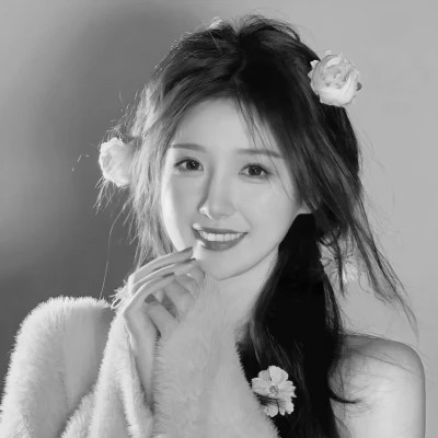 2025微信黑白女生头像高清真人