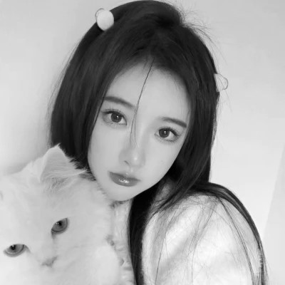 2025微信黑白女生头像高清真人