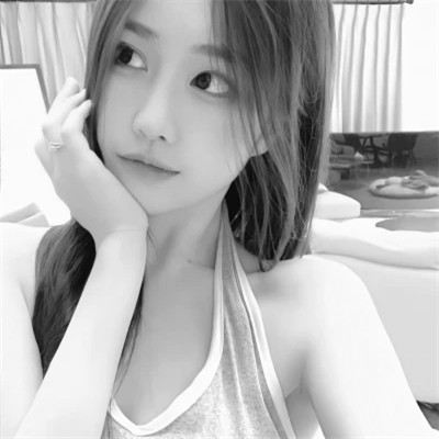 2025微信黑白女生头像高清真人