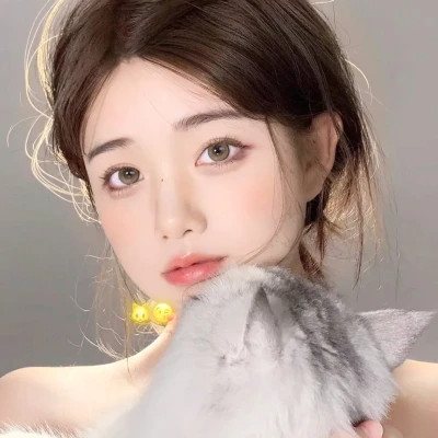 2025最新时尚潮流精致女生头像