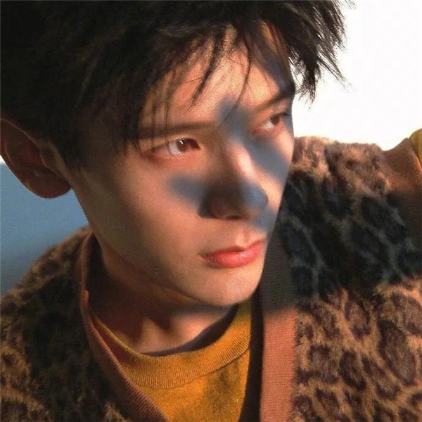 2025最火的微信图片男新款
