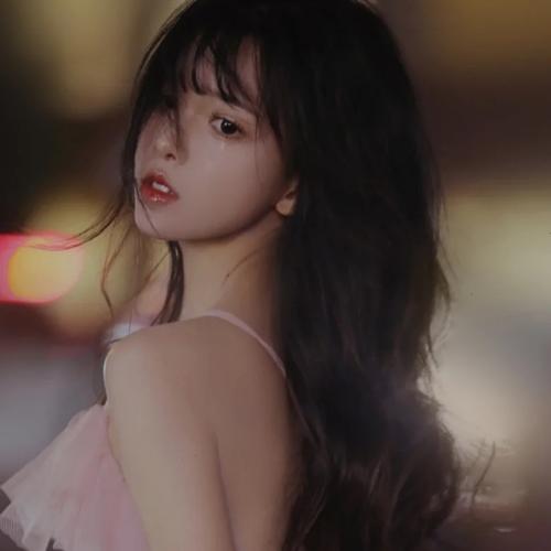 2025超级火网红好看的女生头像