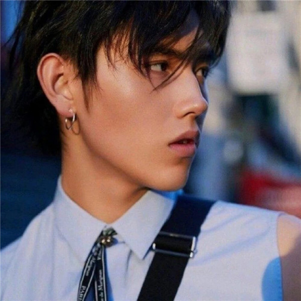 微信头像男2025新款帅气图片