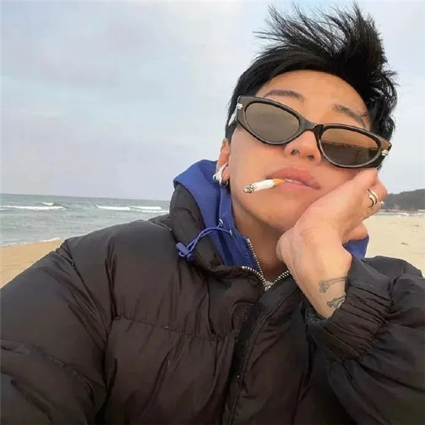 微信头像男2025新款帅气图片