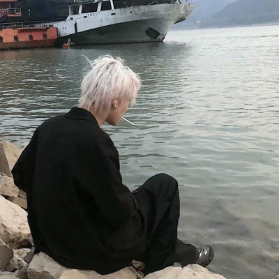 2025新款微信头像男生个性图片