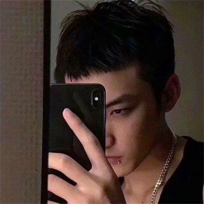 2025新款微信头像男生个性图片