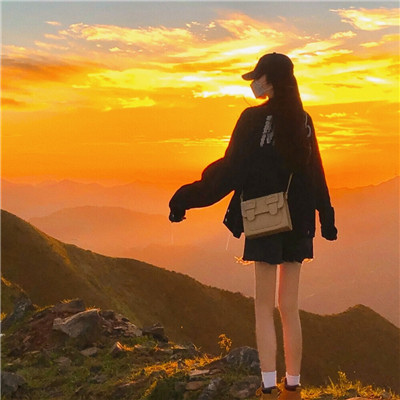 微信头像2025高级氛围感女生图片