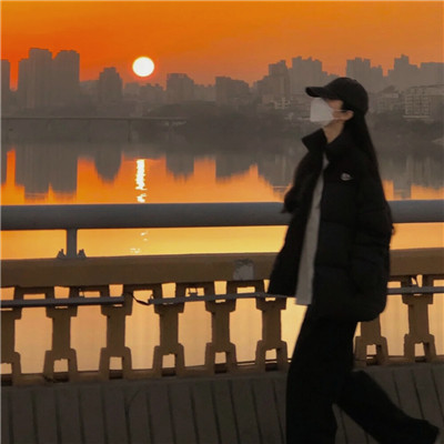 微信头像2025高级氛围感女生图片