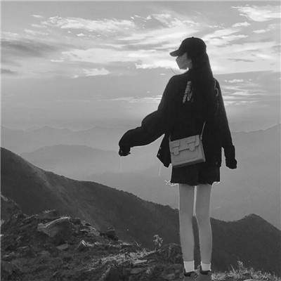 女生微信头像ins高级黑白图片