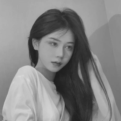 女生微信头像ins高级黑白图片