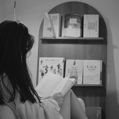 女生微信头像ins高级黑白图片