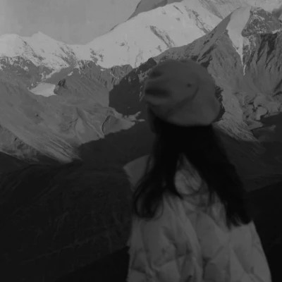 女生微信头像ins高级黑白图片