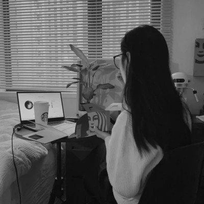 女生微信头像ins高级黑白图片