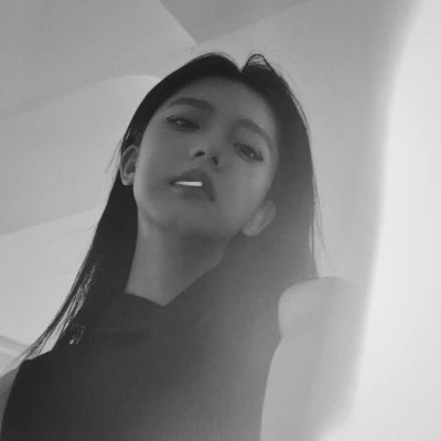 2025微信女头黑白