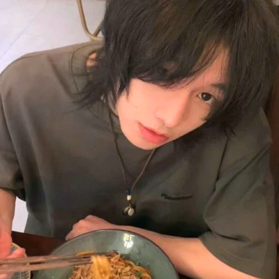2025新款好看的头像男