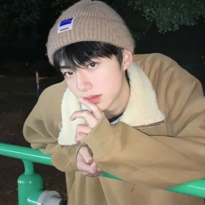 2025新款好看的头像男