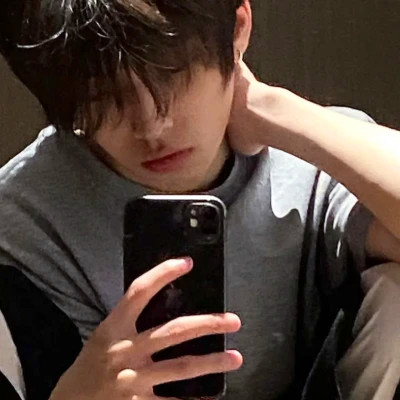 2025新款好看的头像男